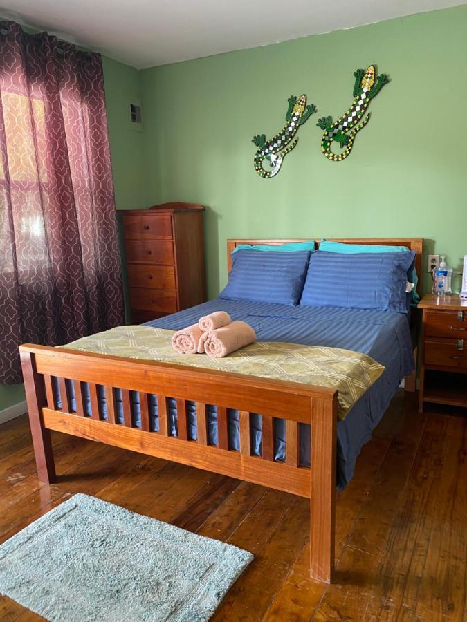 Go Slow Guesthouse Caye Caulker Ngoại thất bức ảnh