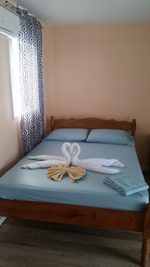 Go Slow Guesthouse Caye Caulker Ngoại thất bức ảnh