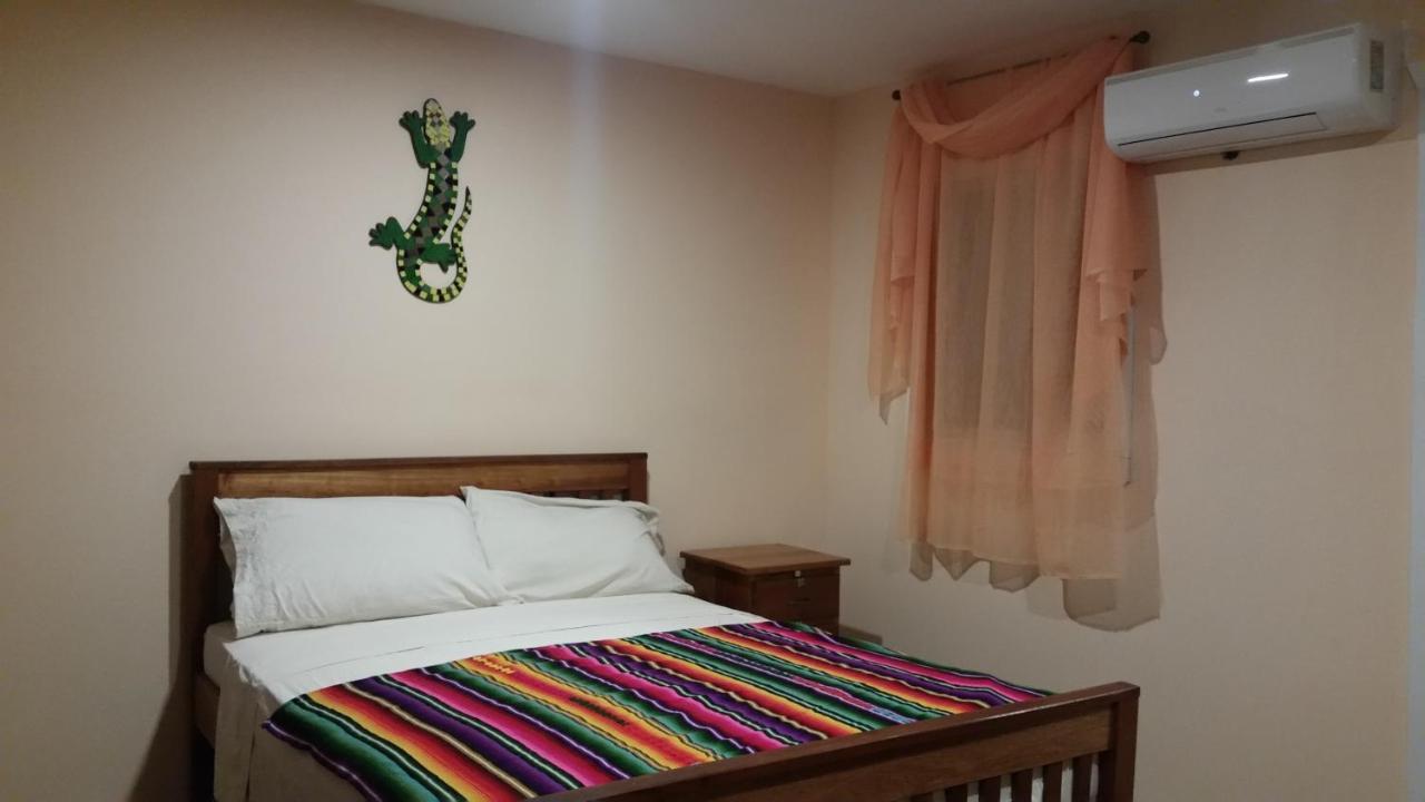 Go Slow Guesthouse Caye Caulker Ngoại thất bức ảnh